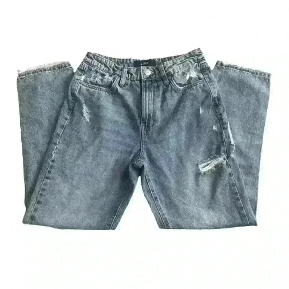 Aeropostale ripped  jeans - Picture 1 of 4